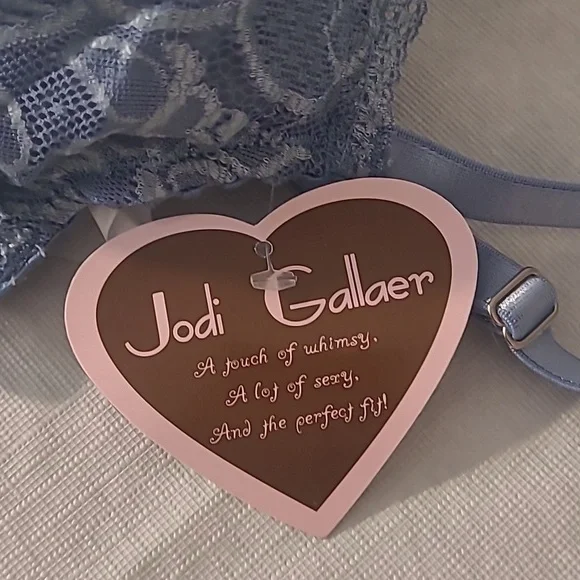 Jodi Gallaer Lingerie Lace Bra - Picture 5 of 6